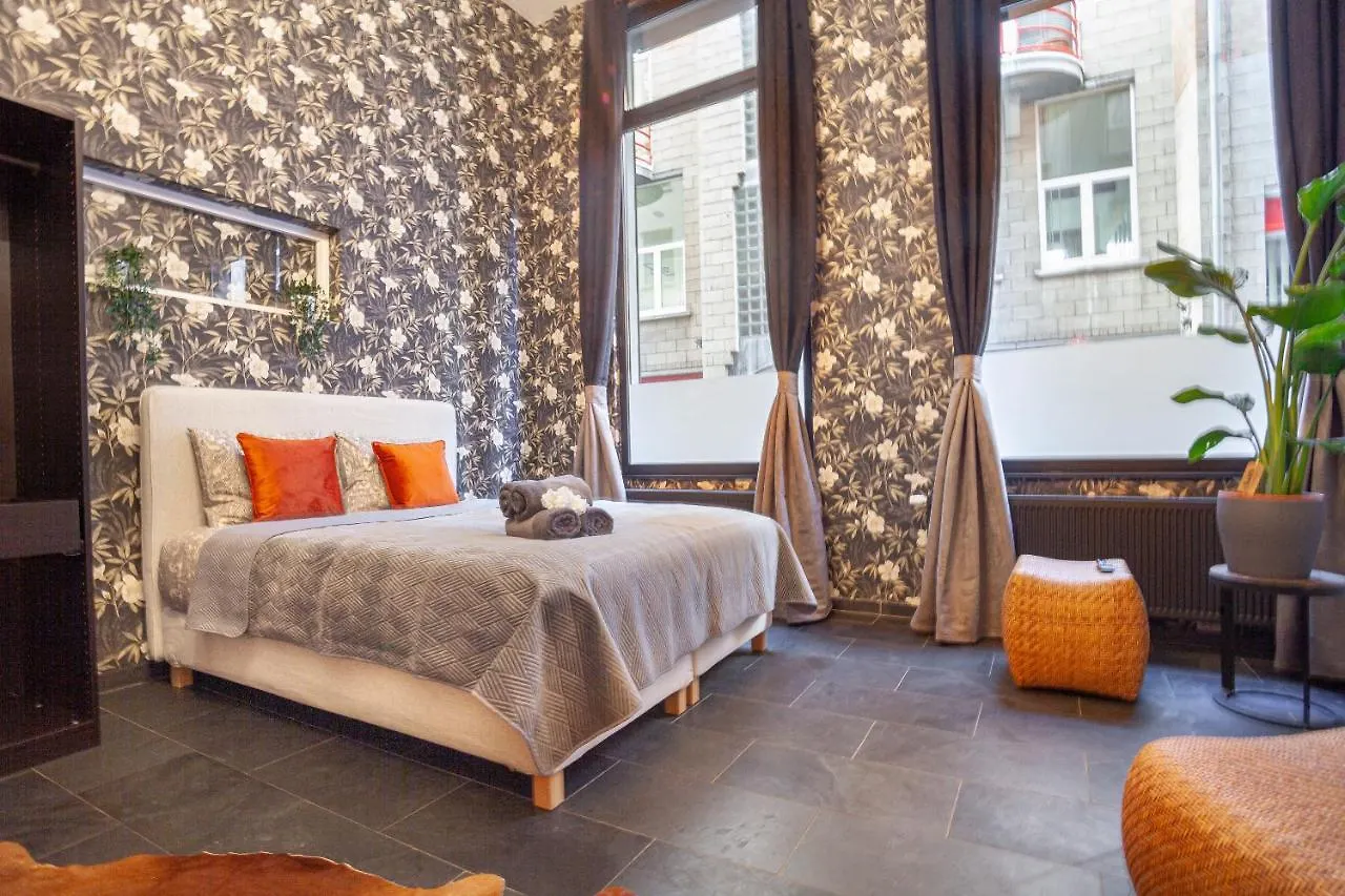 Luxury Suites Royal Antwerpen 0*,  België