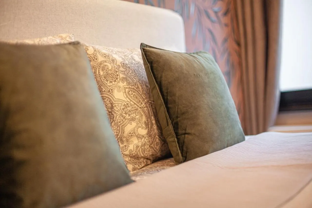 Luxury Suites Royal Antwerpen 0*,  België