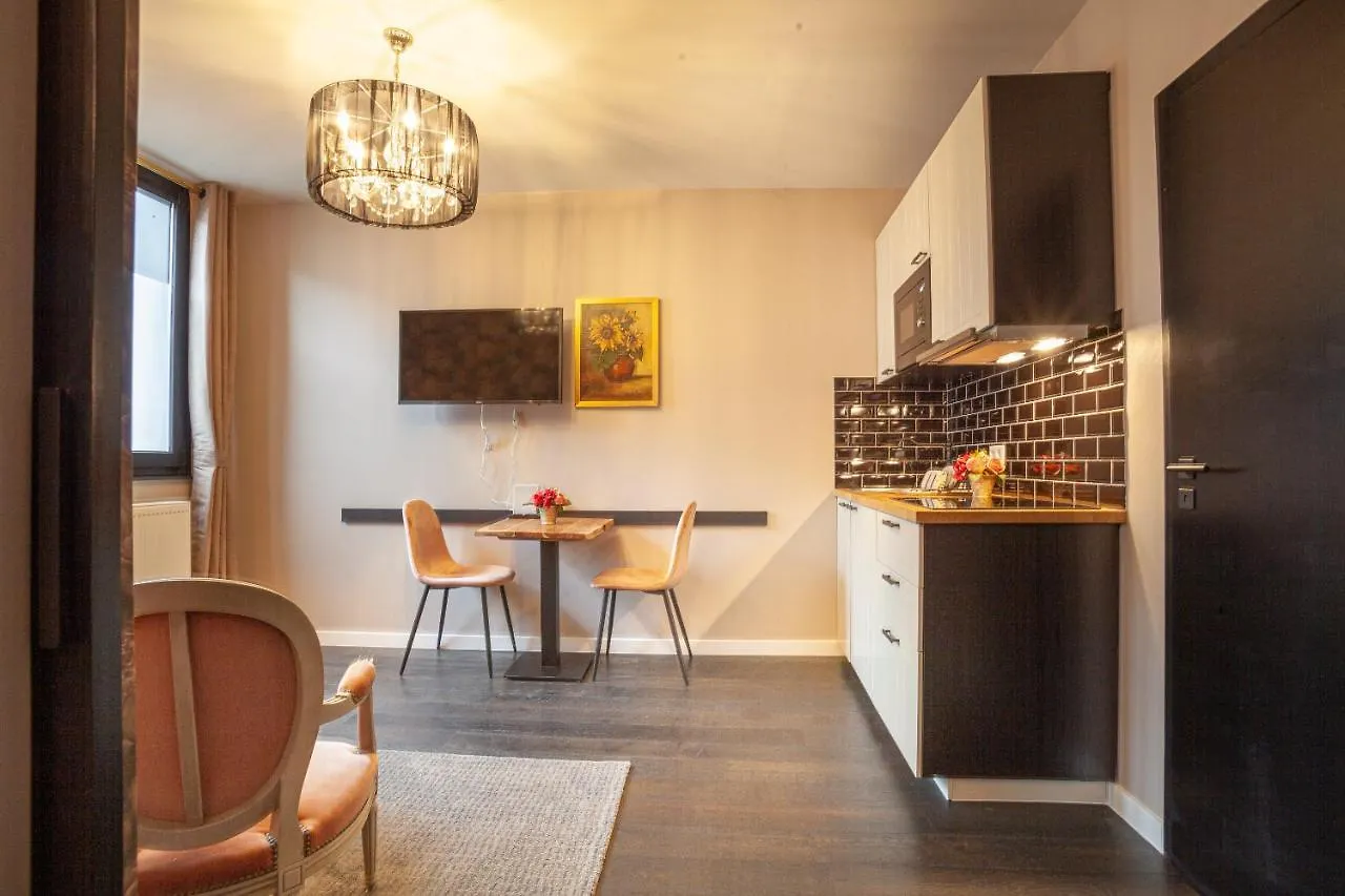 Luxury Suites Royal Antwerpen 0*,